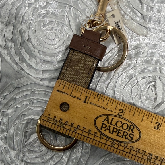 Coach Trigger Snap Bag Charm Leather with Gold Hardware (Key Chain) - Picture 6 of 8
